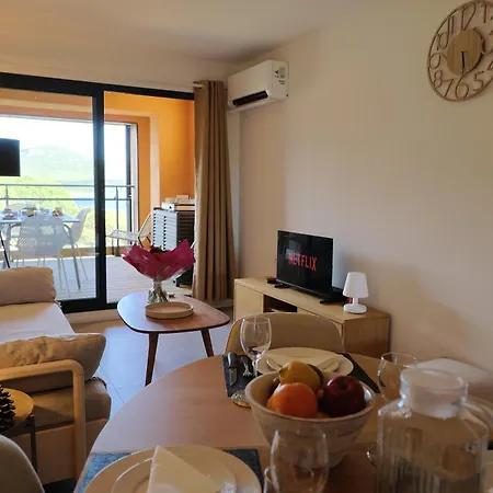 T2 Avec Vue Mer, Acces & Piscine