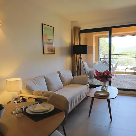 Apartment T2 Avec Vue Mer, Acces & Piscine *